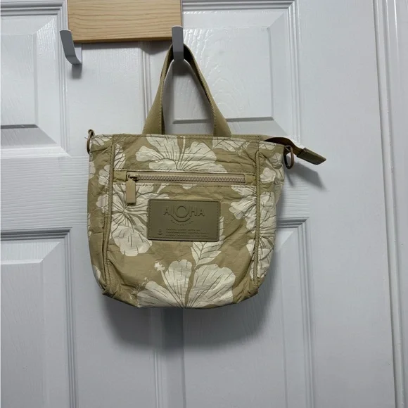 Aloha Collection - Picture 1 of 3